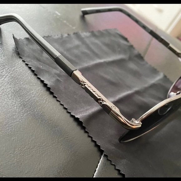 Sunglasses - Picture 4 of 6